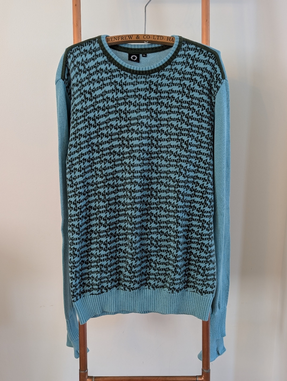 90s - GSUS SINDUSTRIES - Men's Blue/Green Patterned Crewneck
